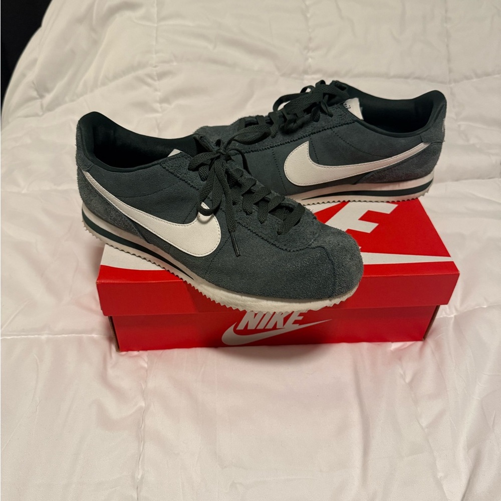 Nike Black and White Sneakers